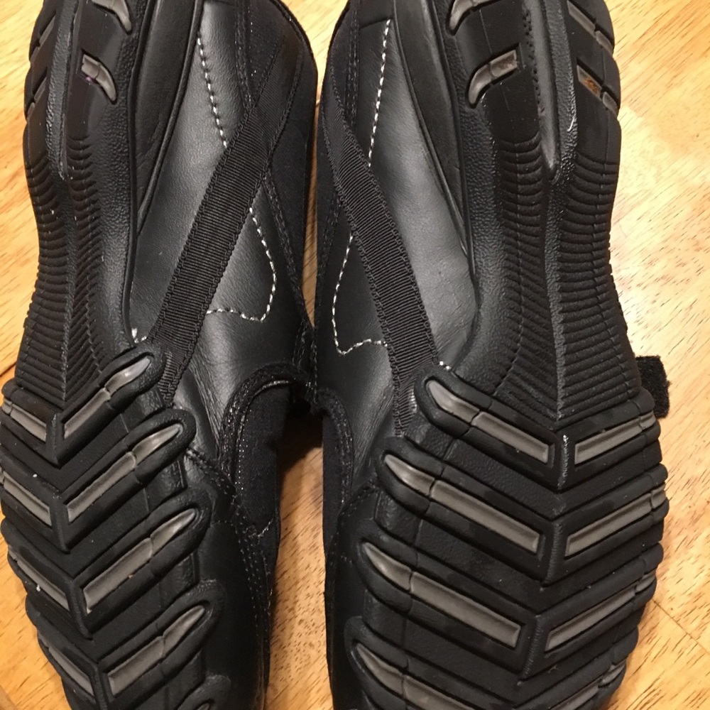 Shoes - Picture 3 of 3